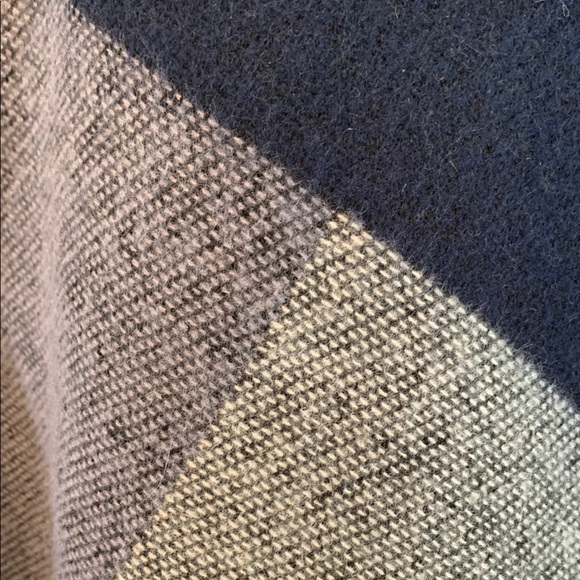 Echo Gray and Black shawl poncho wrap - Picture 5 of 7